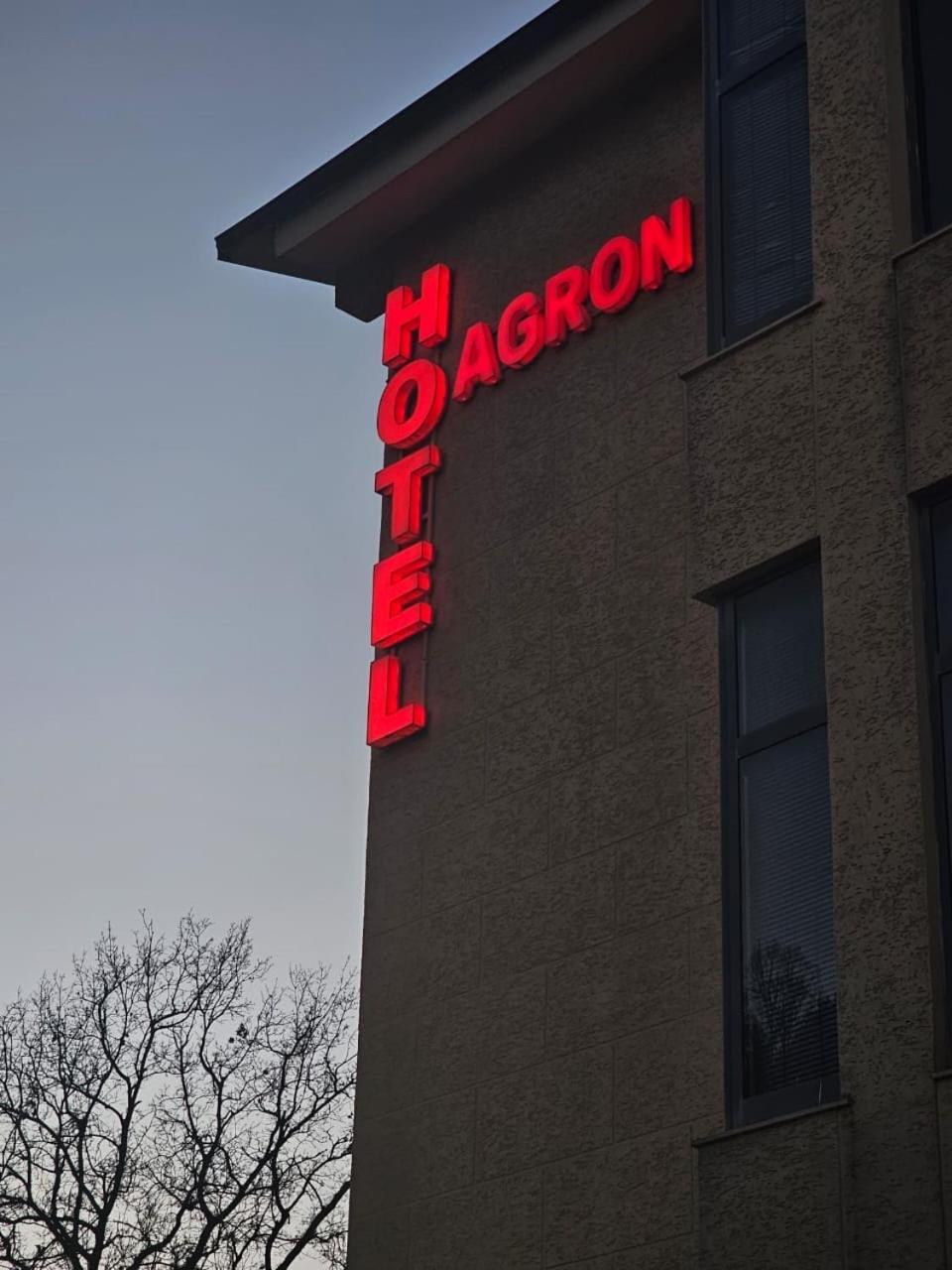 Agron * Tirana